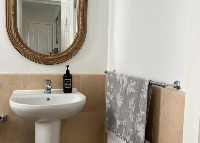 Westport Holiday Home Дом отдыха *