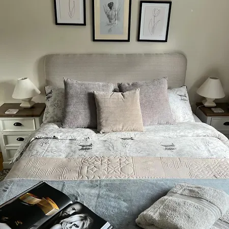 Westport Holiday Home *