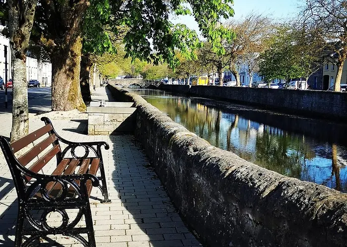 Westport Holiday Home * Westport